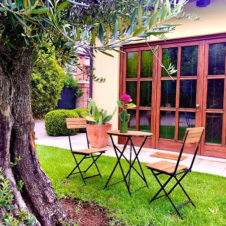 Alojamento de Acomodação e Pequeno-almoço Maison Silvia 4*