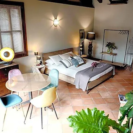Nocleg ze śniadaniem Maison Silvia 4*