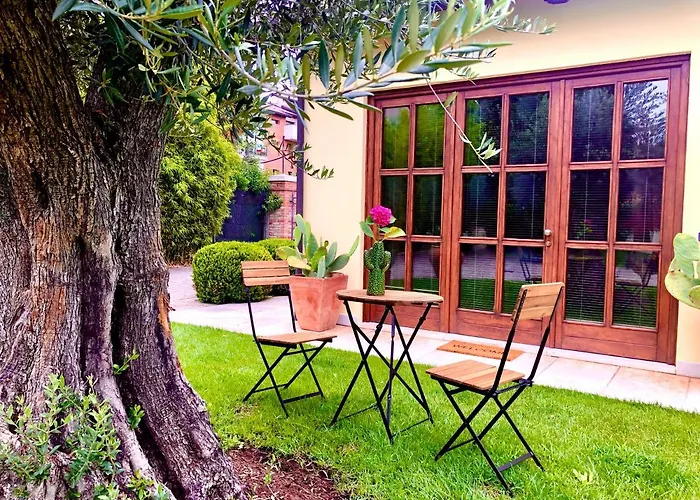 Bed & Breakfast Maison Silvia 4*